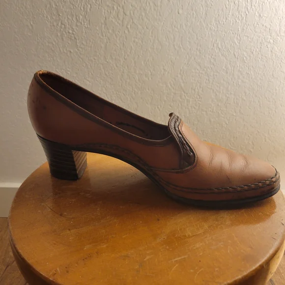 2 For $20 - Vintage Brown Leather Women's Loafers - Picture 3 of 9